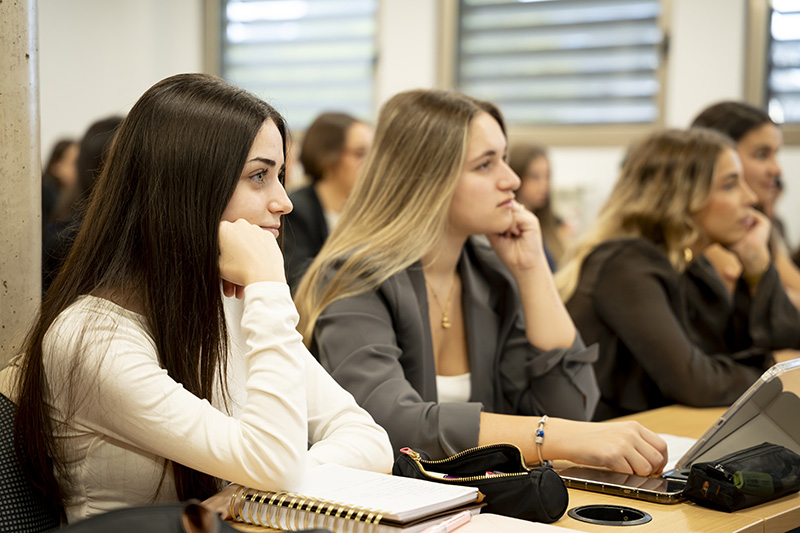 Grado en Administración y Dirección de Negocios Internacionales